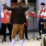 Standkonzert und Freibier am Maibaumplatz in Garching